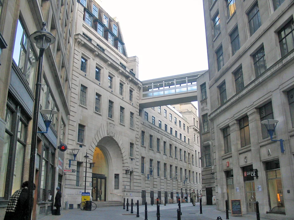 LSE_main_entrance.jpg