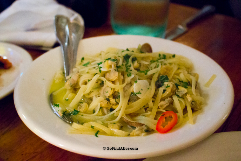 Linguini with clams