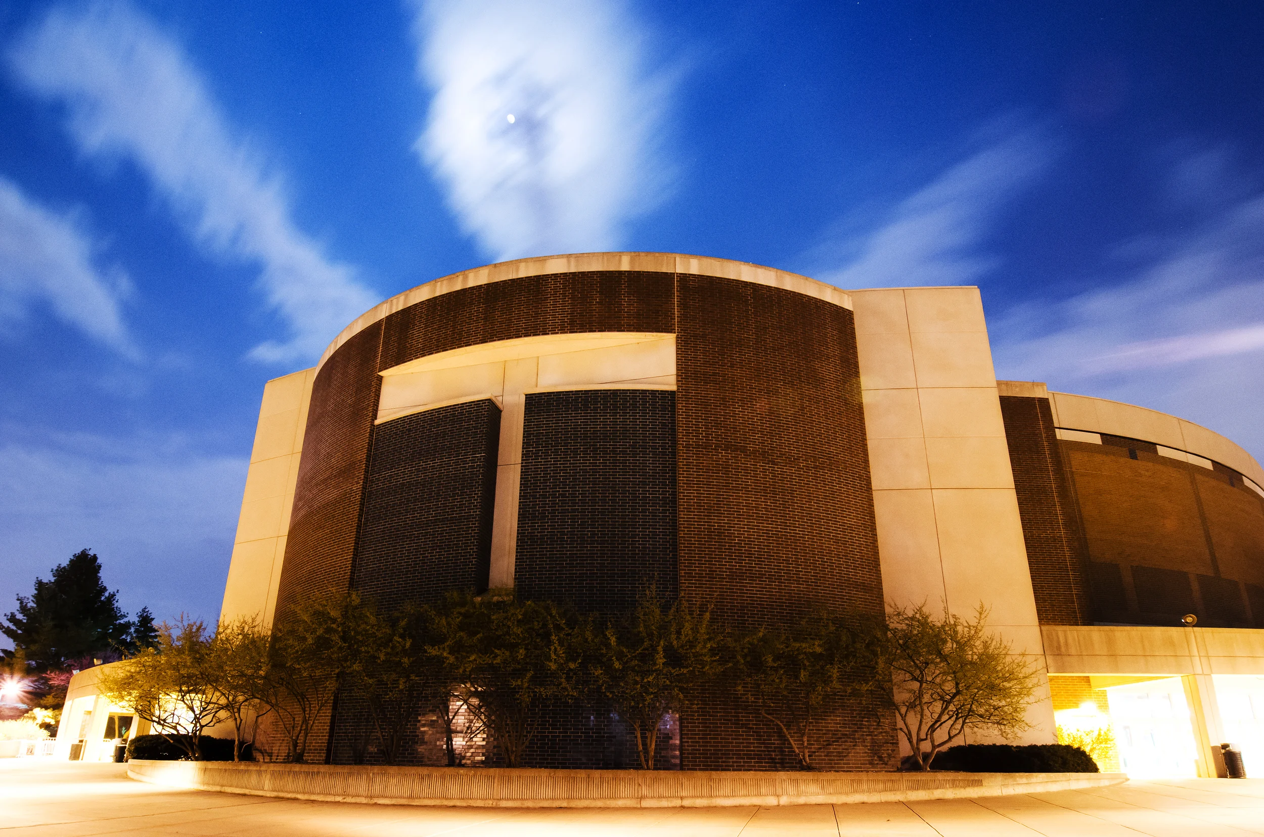 Breslin Center and Moon-3433 SS.jpg