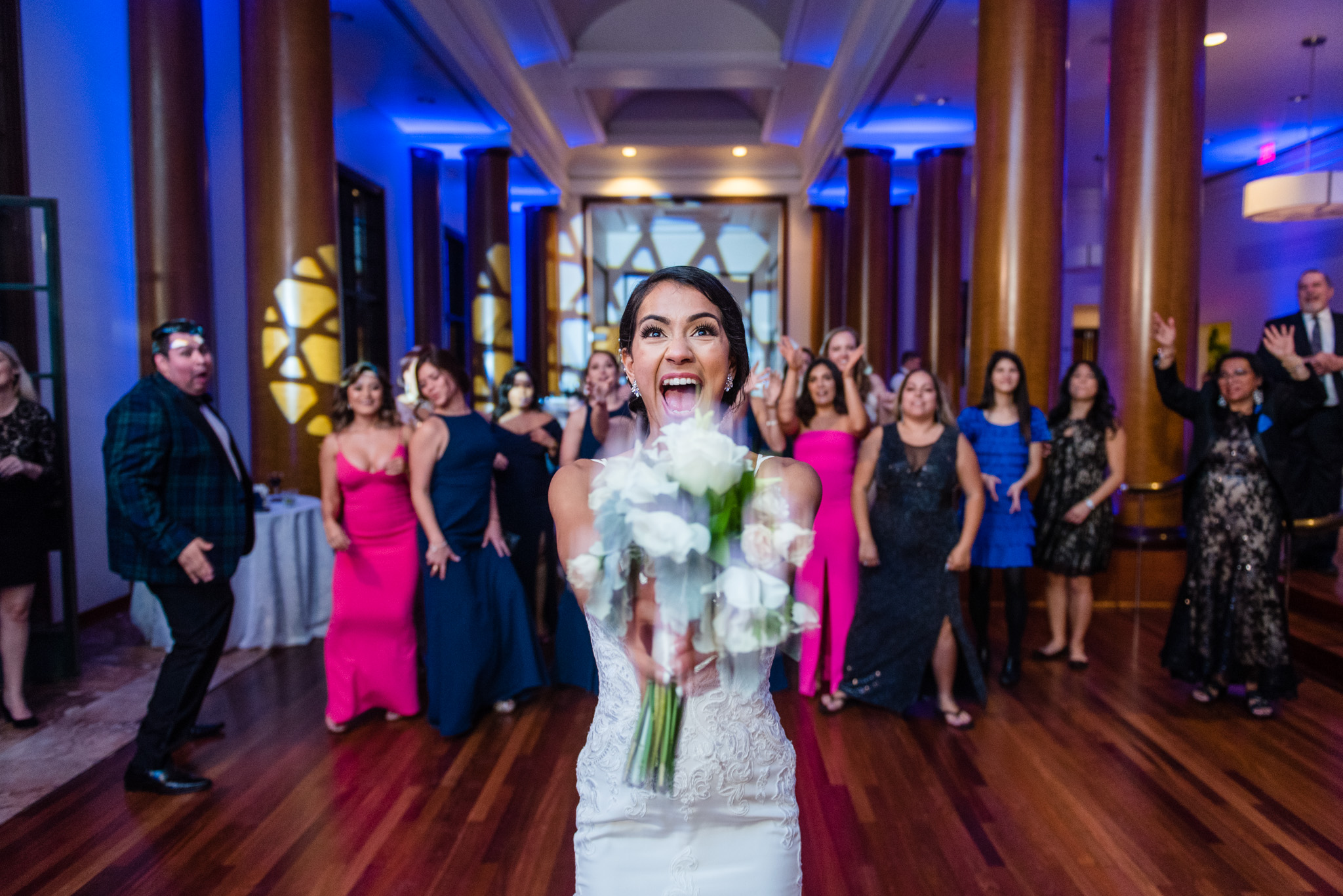 Bride bouquet toss