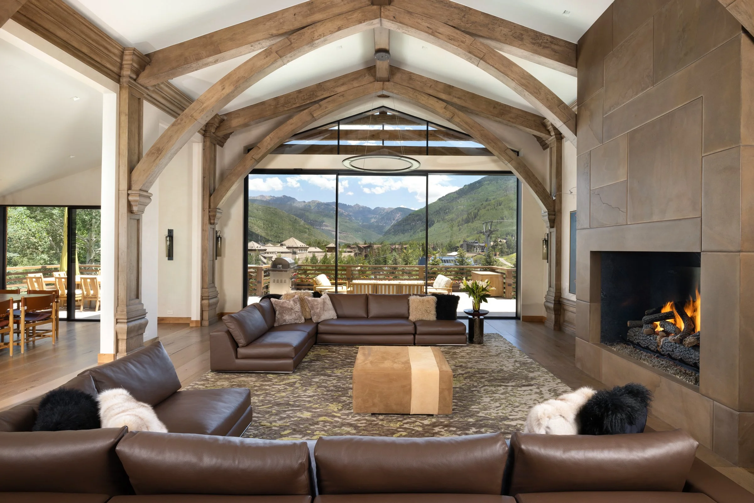 375MillCreekCircle_Living1.jpg
