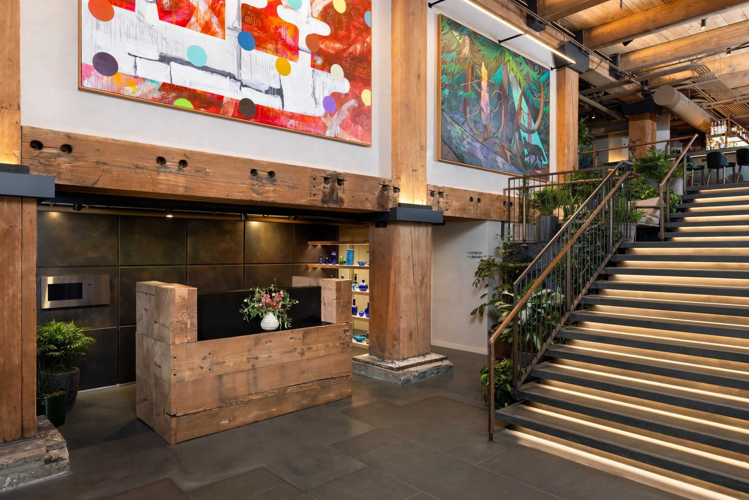PopulusSeattle2_FrontDesk.jpg