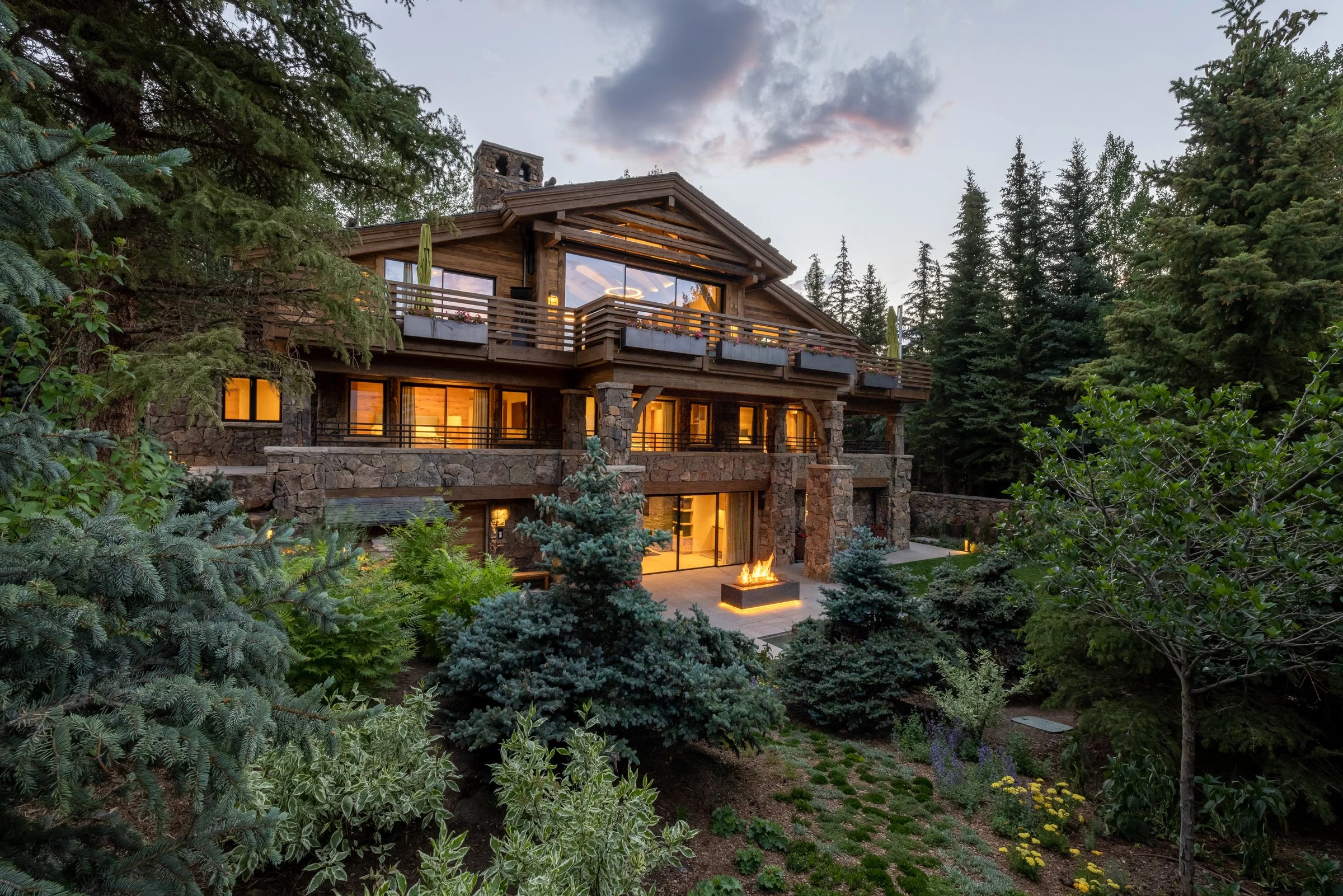 375MillCreekCircle_RearDuskExterior1.jpg