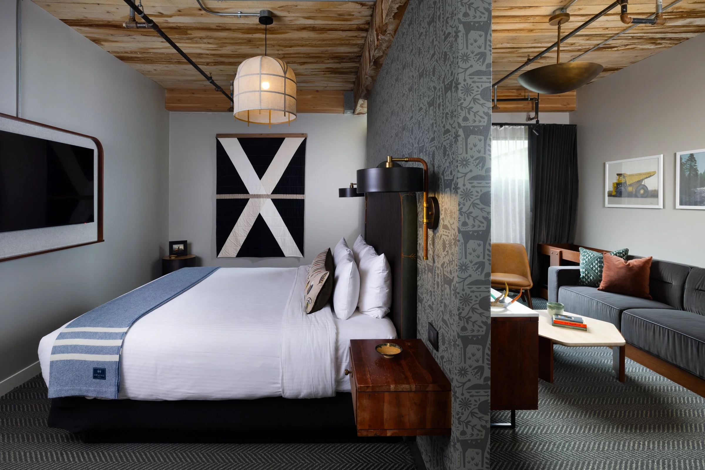 Hewing2_Room513_1.jpg