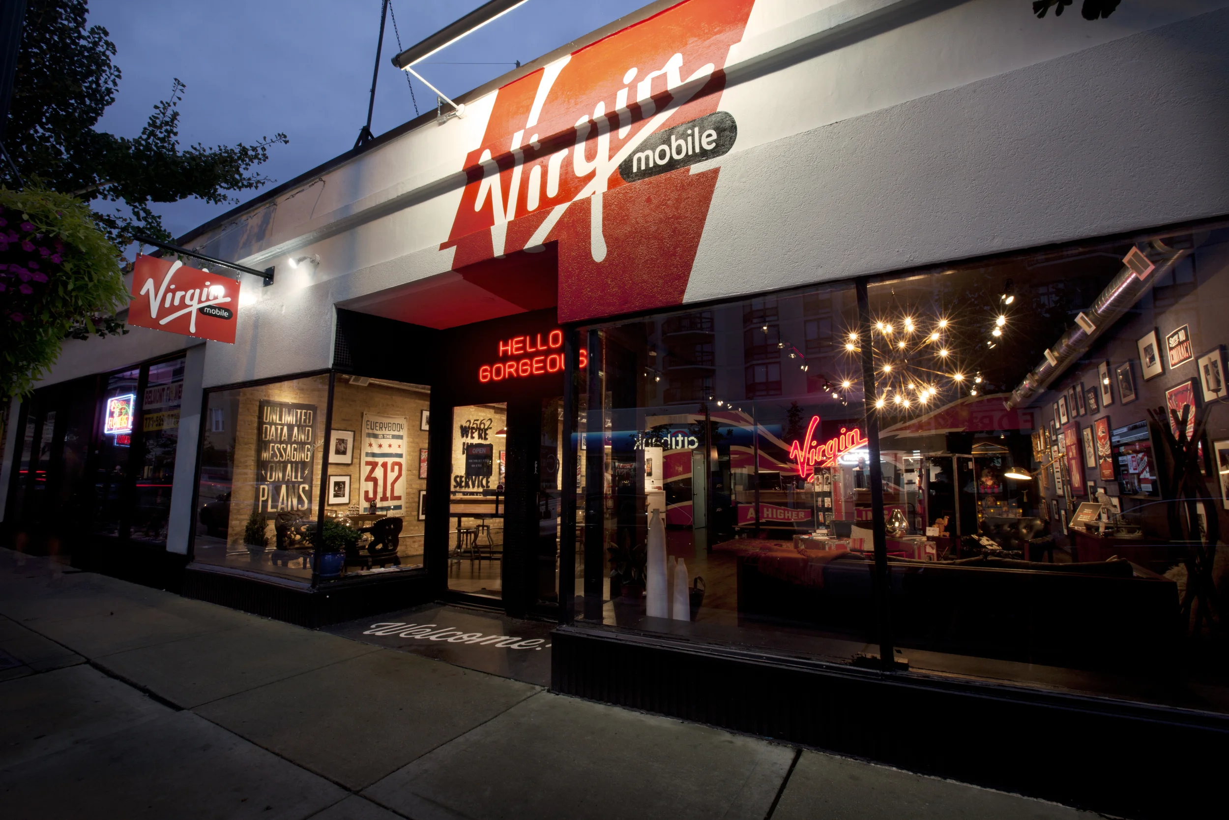JL_VIRGIN_MOBILE_STORE-712b.jpg