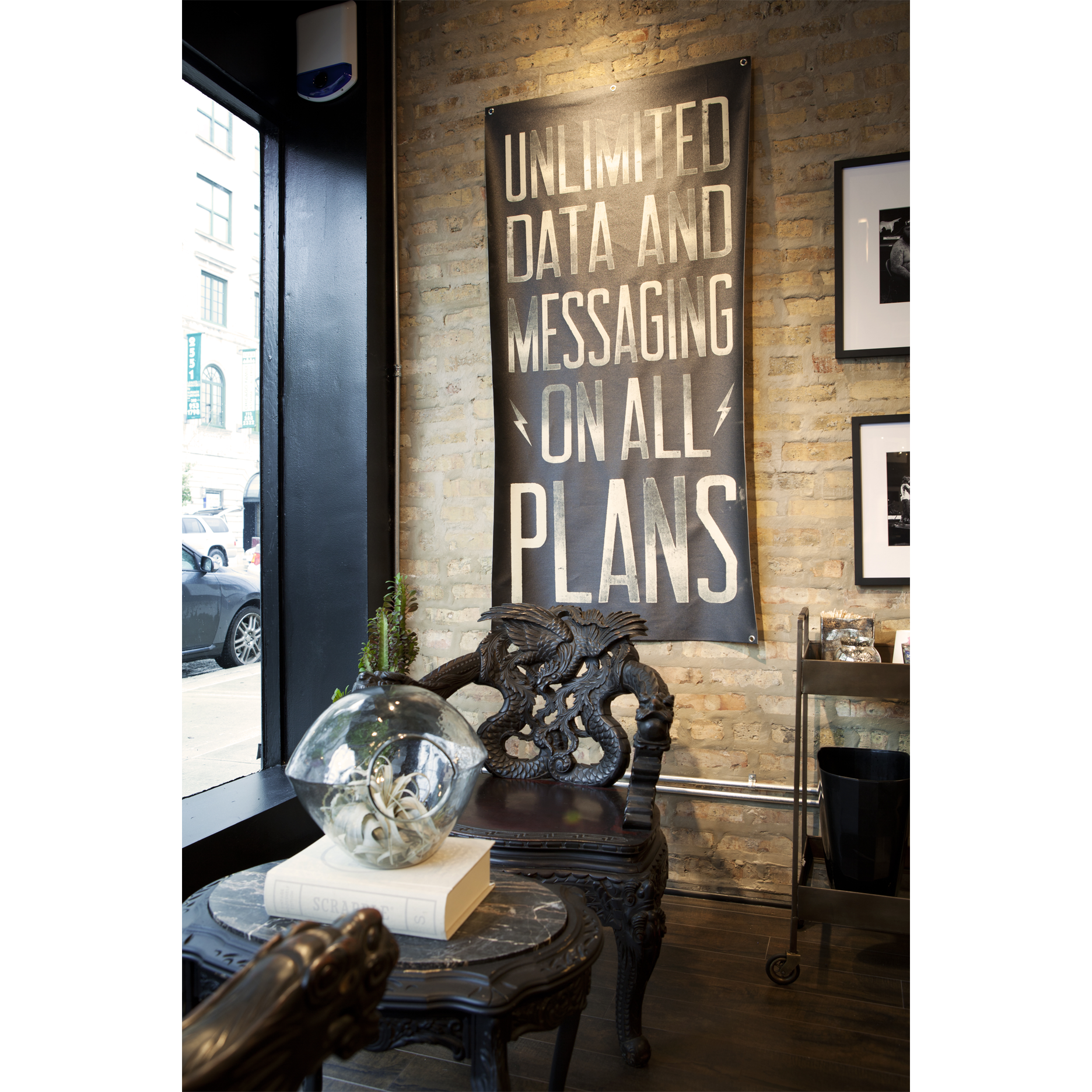JL_VIRGIN_MOBILE_STORE-506.png