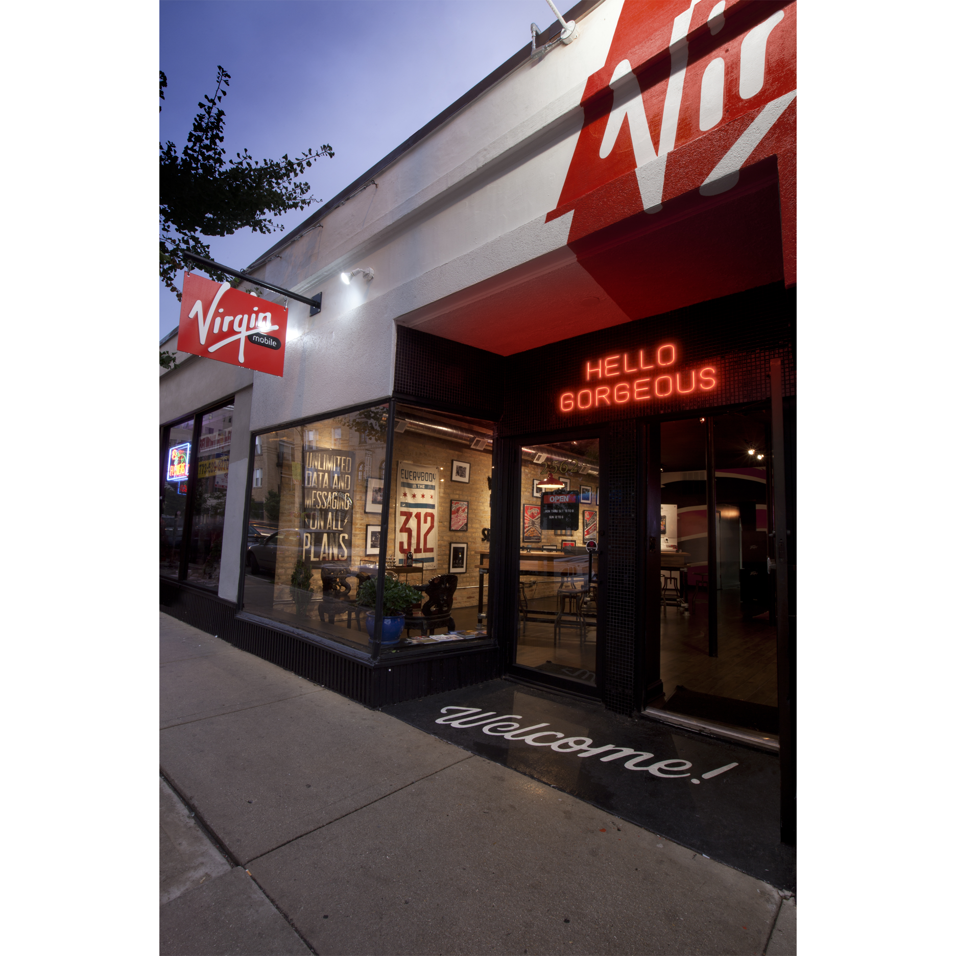 JL_VIRGIN_MOBILE_STORE-506d.png
