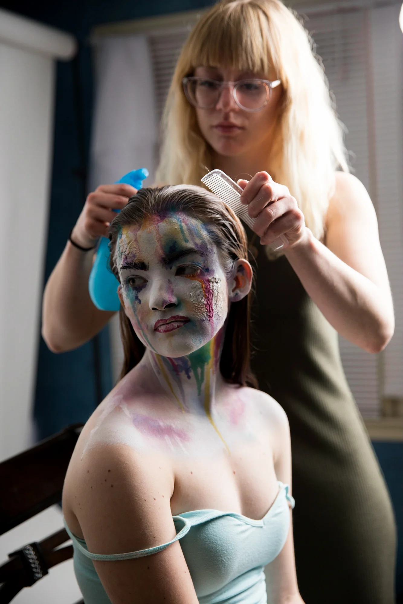 Shannon with a few final touches...