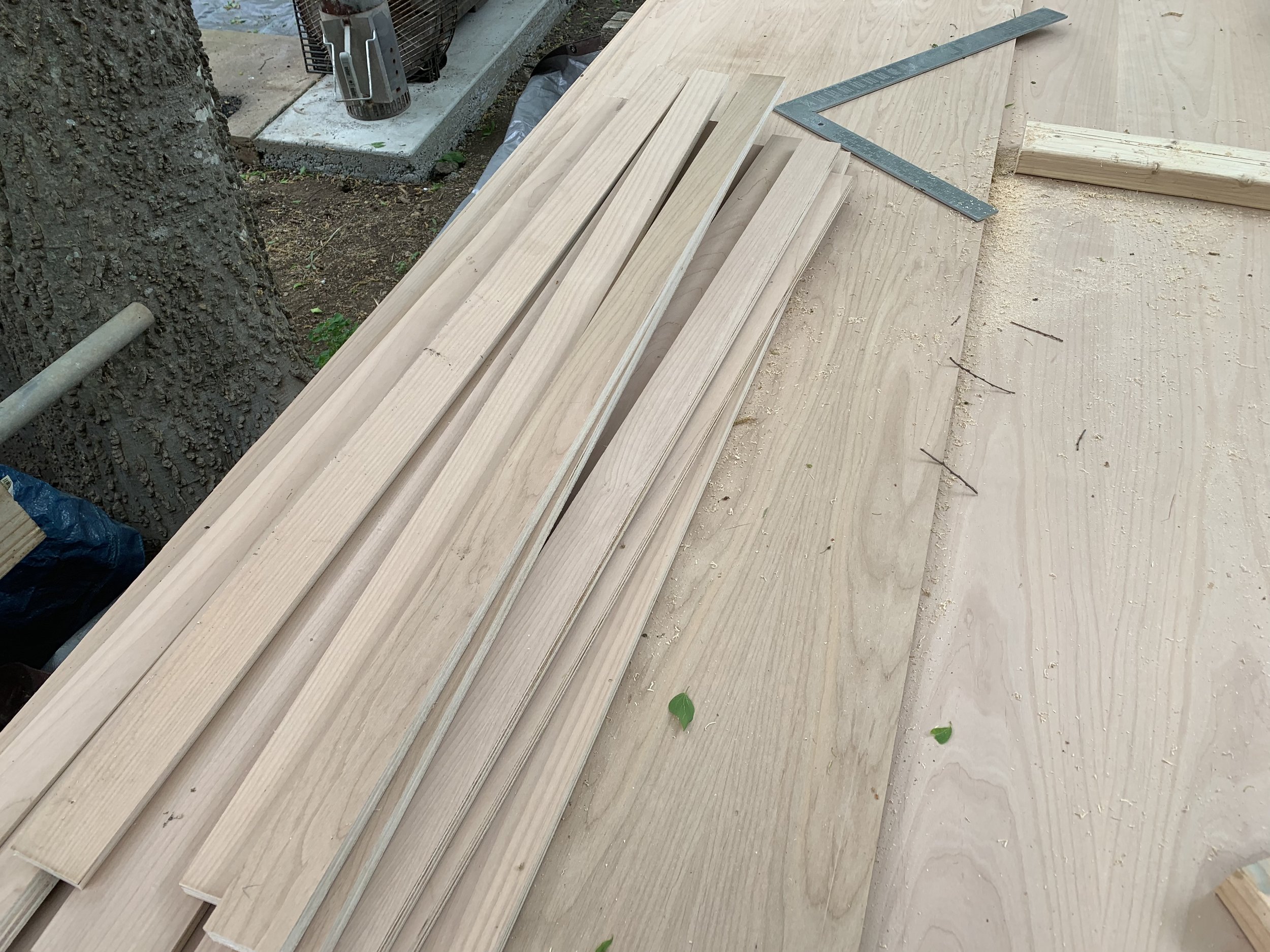  Quadratic residue diffusers have different well depths. We needed to cut the alder into thinner pieces. When we assemble the final piece, each of these will be placed at specific depths within the diffuser. 