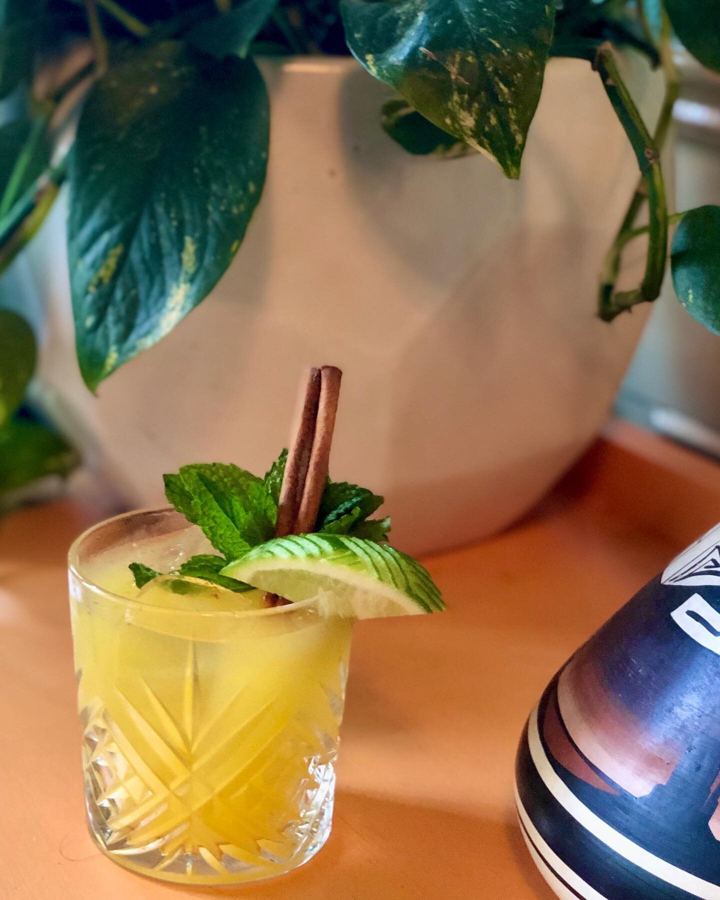 A little winter tiki cocktail for a vacation in a glass. Tiki in Kentucky with mint, passion fruit, cinnamon, Four Roses bourbon, Hamilton petite shrubb and lime. 🏖 
.
.
.
#cocktails #tiki #fourroses #draaaaanks #foodandwine #imbibegram #punchdrink 