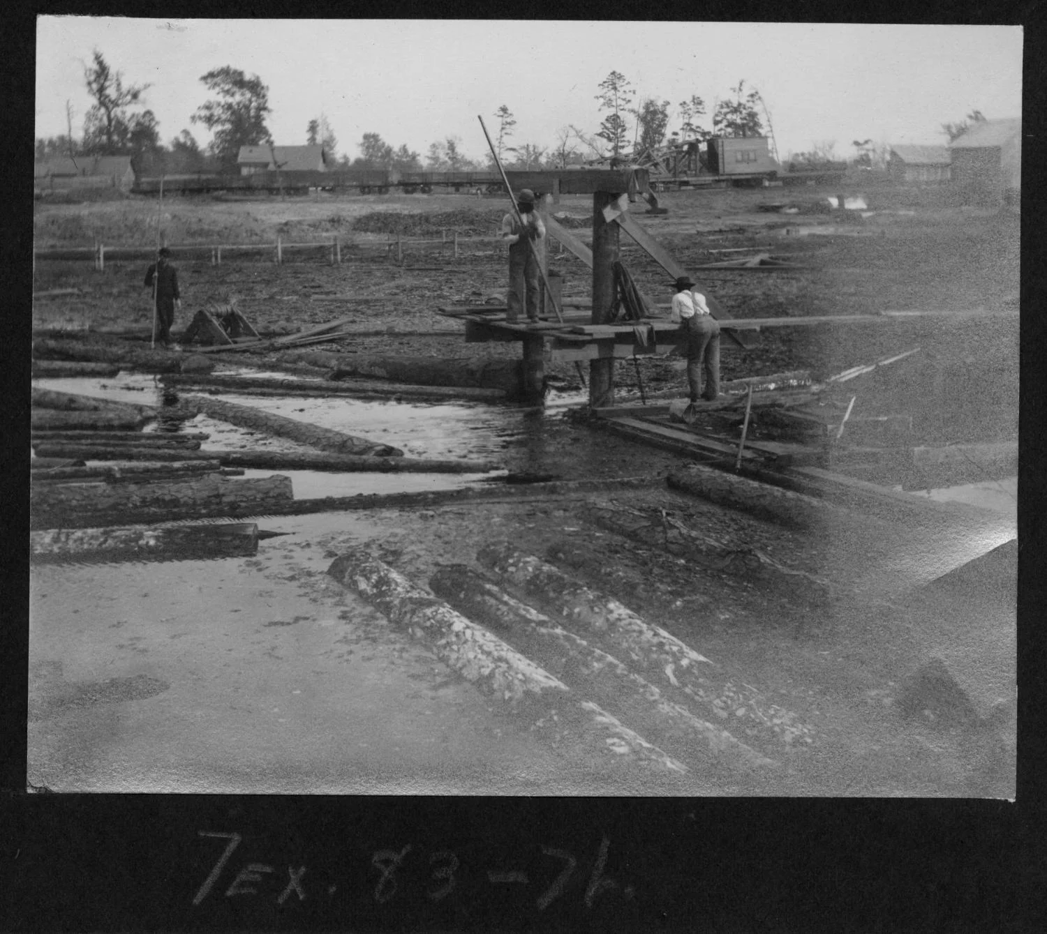 Tex83 Lumbermen on the Endless Chain