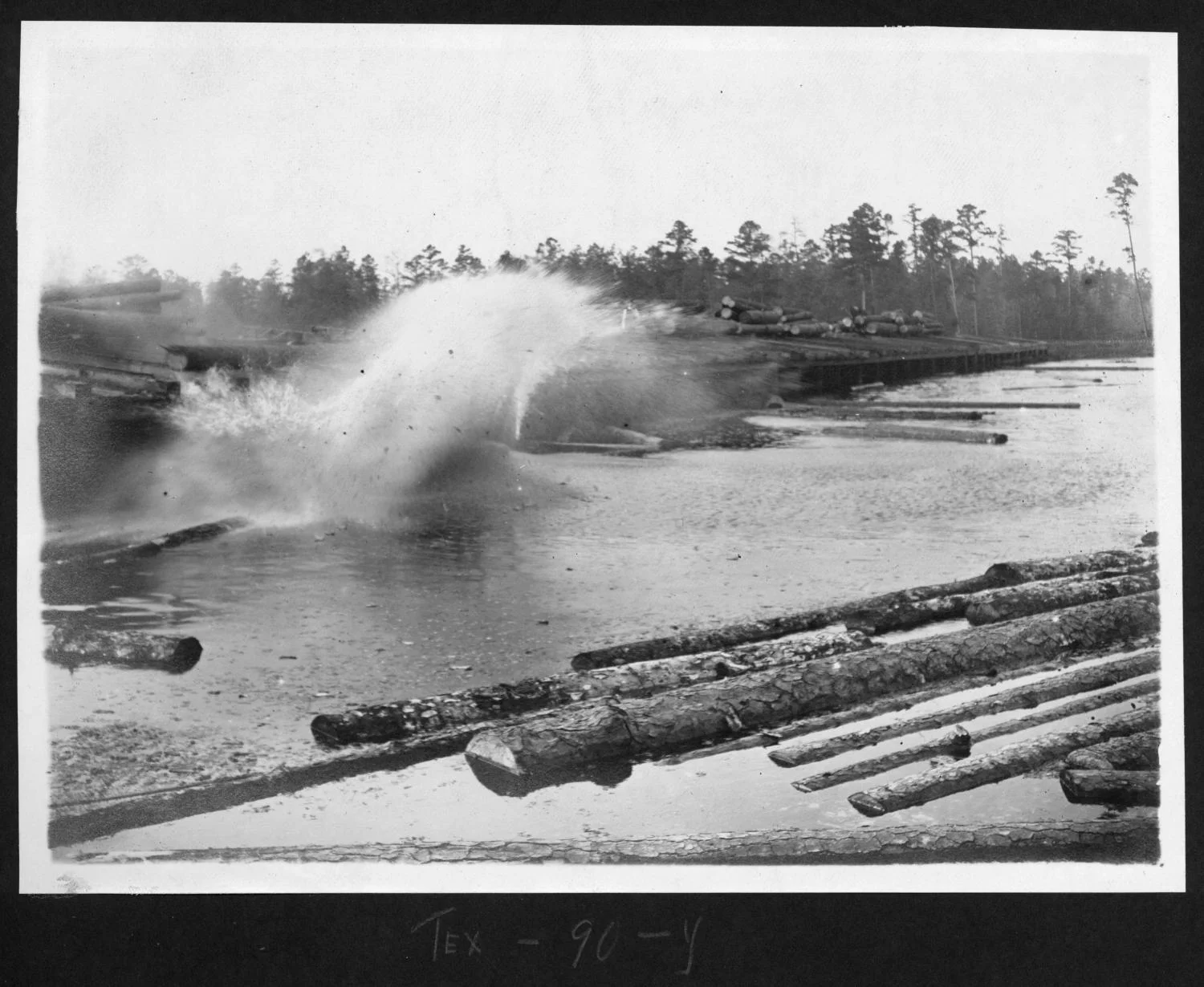 Tex90 Mill Pond Splash