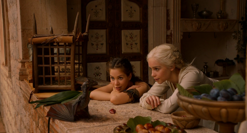 emilia-clarke-roxanne-mckee-game-of-thrones-the-ghost-of-harrenhal-01-1280x720.png