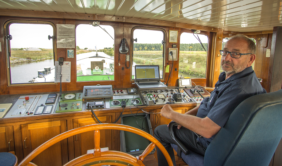 Willy on the bridge4767.jpg