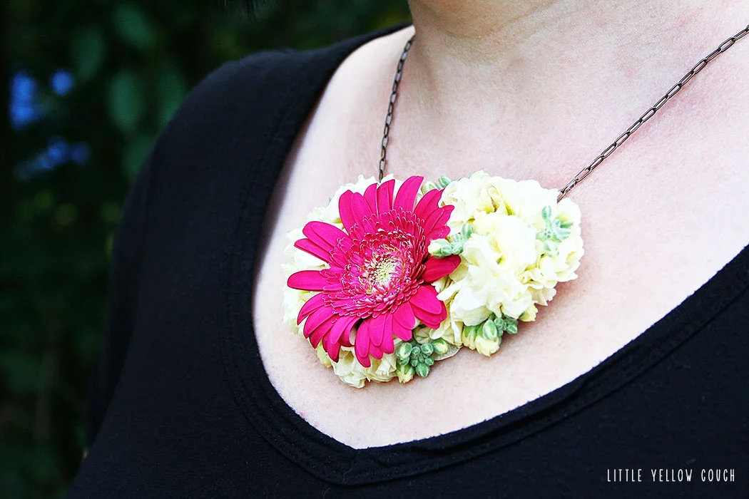 freshflowernecklace.jpg