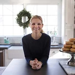 House 214 : Melinda McCo "It's about who you are and how you want to feel. Connect the dots between them, and you've got your style." -- Melinda McCoy Episode: Melinda McCoy : House 214