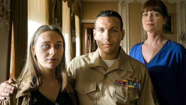 Die Diplomatin: Jagd durch Prag stars (L-R) Mercedes Müller, Angus McGruther, Natalia Wörner.
