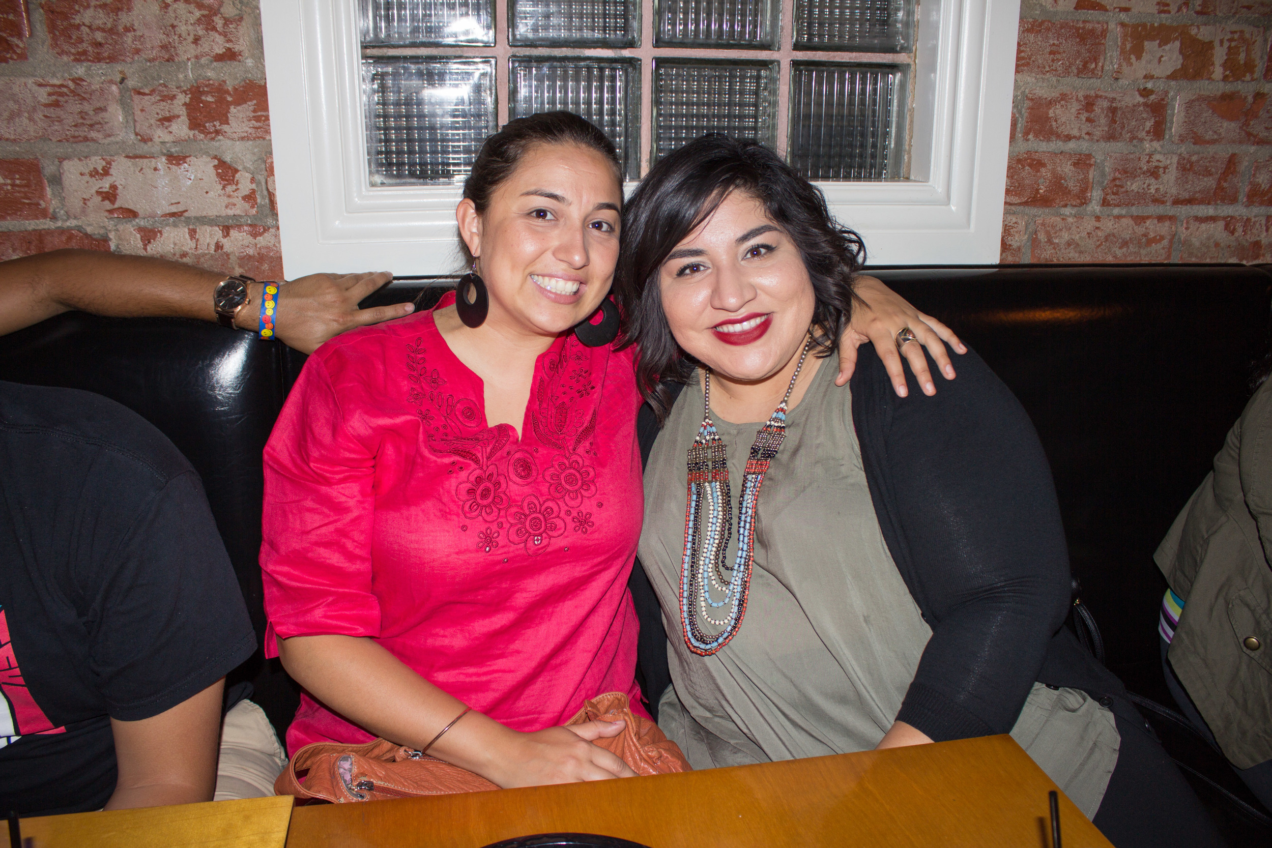 Amigas: Damaris and soul poesia Dorenyse . 