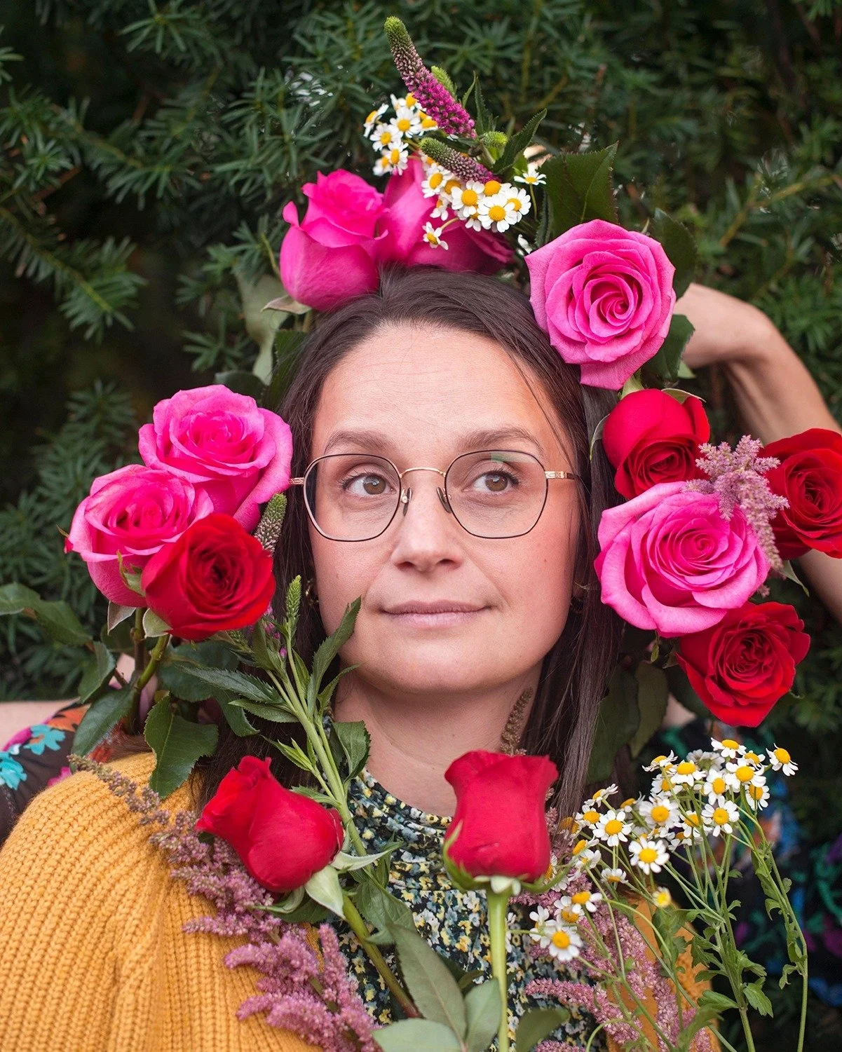 🌹💐 ROSES &amp; THORNS ARTIST SPOTLIGHT: JESS BRYSON

Jess Bryson has 20+ years of improv experience in Vancouver and Toronto. She began as a regular performer with Instant Theatre and the Vancouver Theatresports League before moving to Toronto in 2