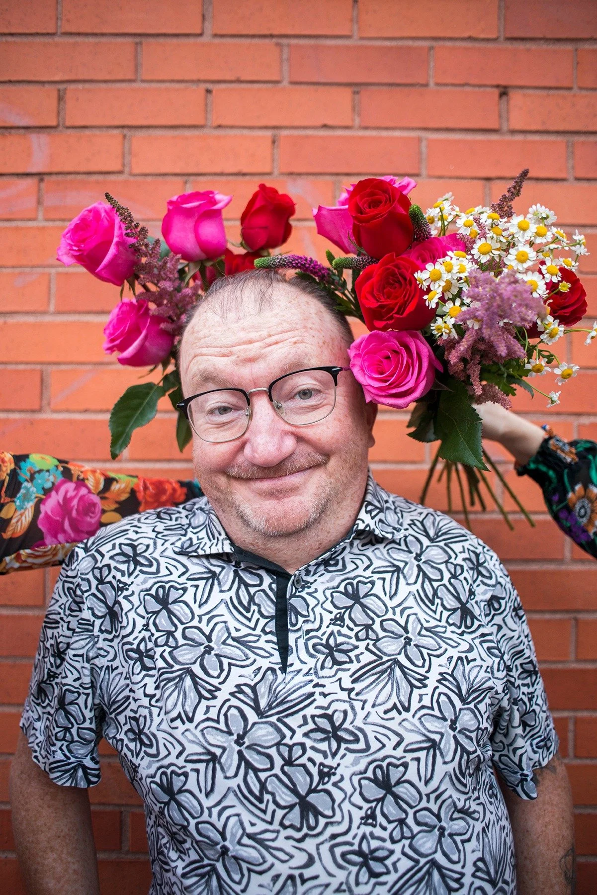 🌹💐 ROSES &amp; THORNS ARTIST SPOTLIGHT: KEN HALL

Ken Hall is a Dora Mavor Moore Award nominee, Canadian Comedy Award winner (Best Breakout Artist) and multiple CCA award nominee, including, Comedic Artist of the Year. Ken plays the lovable Herb an