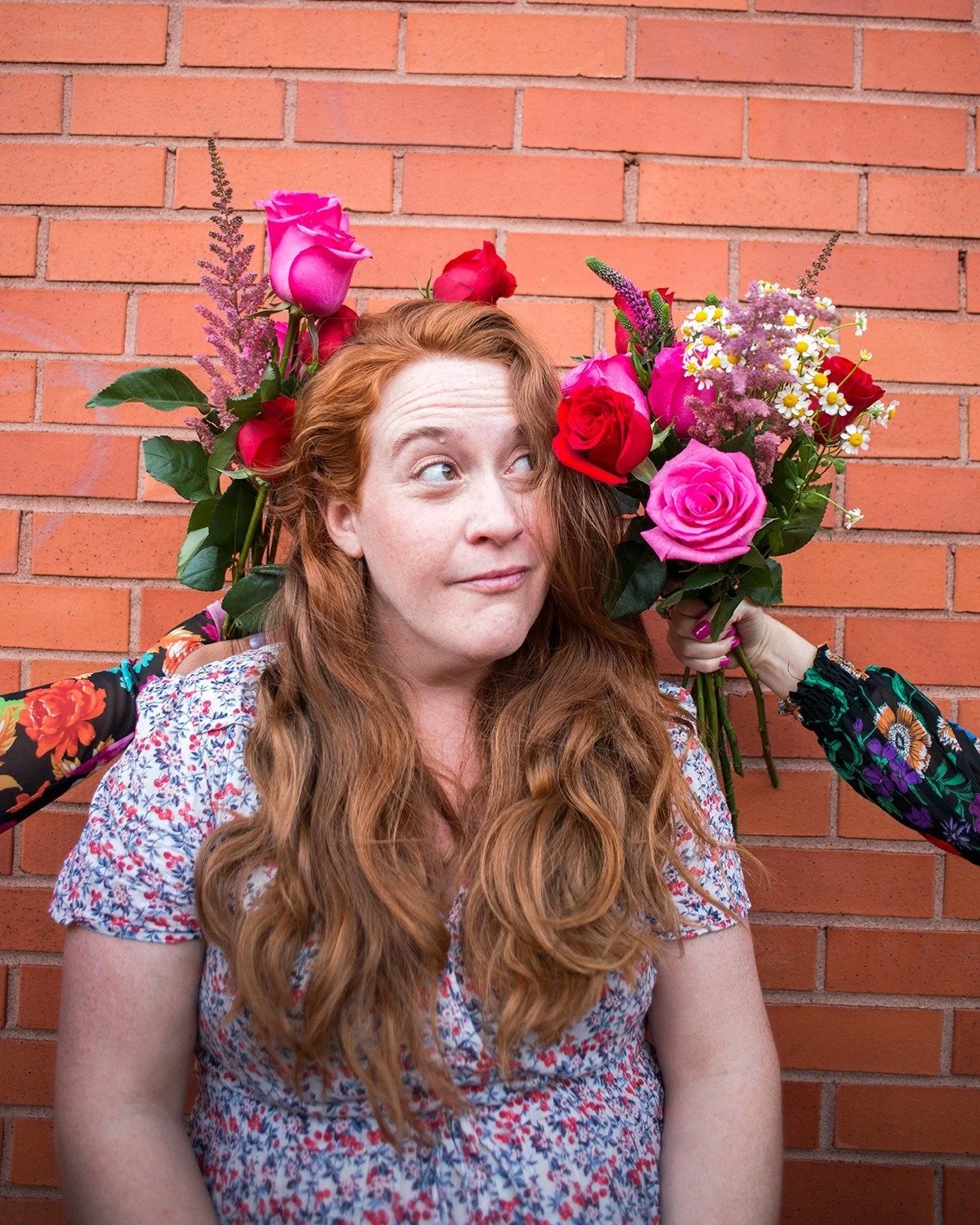 🌹💐 ROSES &amp; THORNS ARTIST SPOTLIGHT: LIZ JOHNSTON

Liz Johnston is an award-winning actor and improviser from Toronto. On stage she has been a member of the renowned Second City as a part of the Mainstage Company and Repertory Player at the Bad 