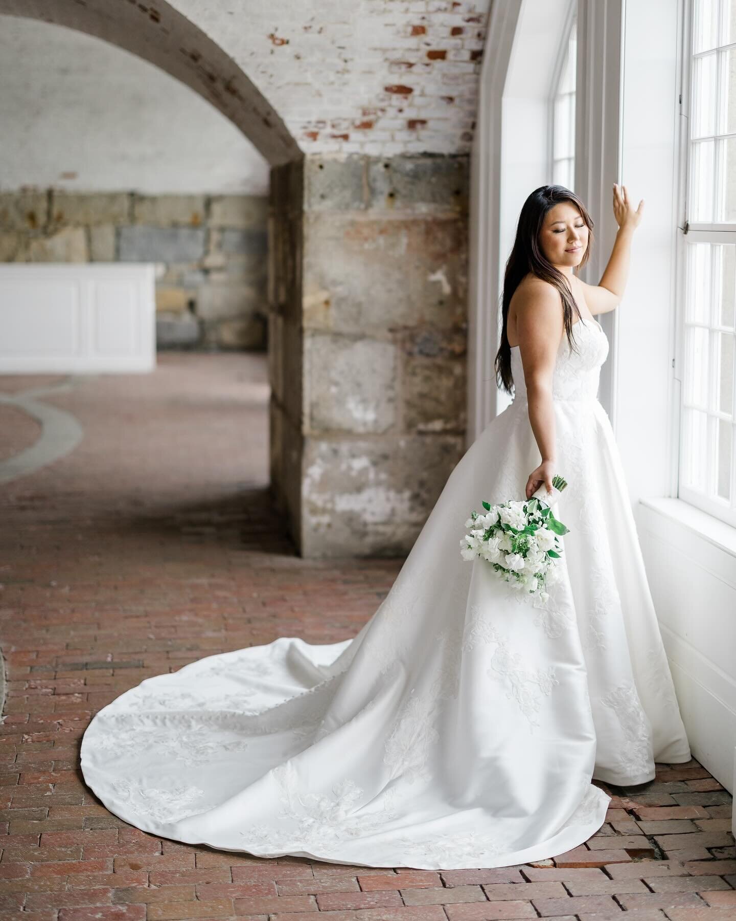 Lee looking stunning at Fort Adams in Newport. The rainy day backup plan ended up with some of our favorite portraits from the day ✨
.
.
.
.
.
Bride: @lee.pk.mayer 
Planner: @marreroevents 
Venue: @newport_mansionsevents @fortadamsevents 
Bridal styl