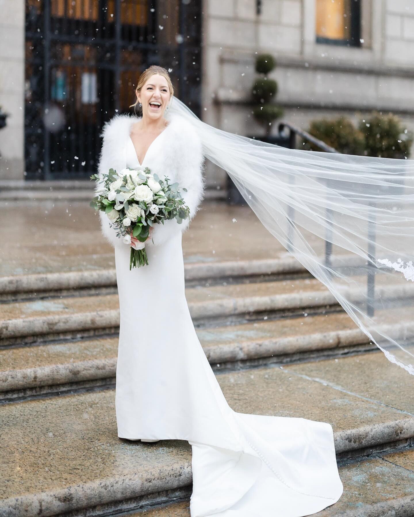 That feeling when it actually snows on your wedding day! Who else was itching for more snow? I know I can&rsquo;t be the only one ☃️
.
.
.
.
.
#destinationweddingphotographer #bostonweddingphotography #bostonweddingphotographer #bostonwedding #fairmo