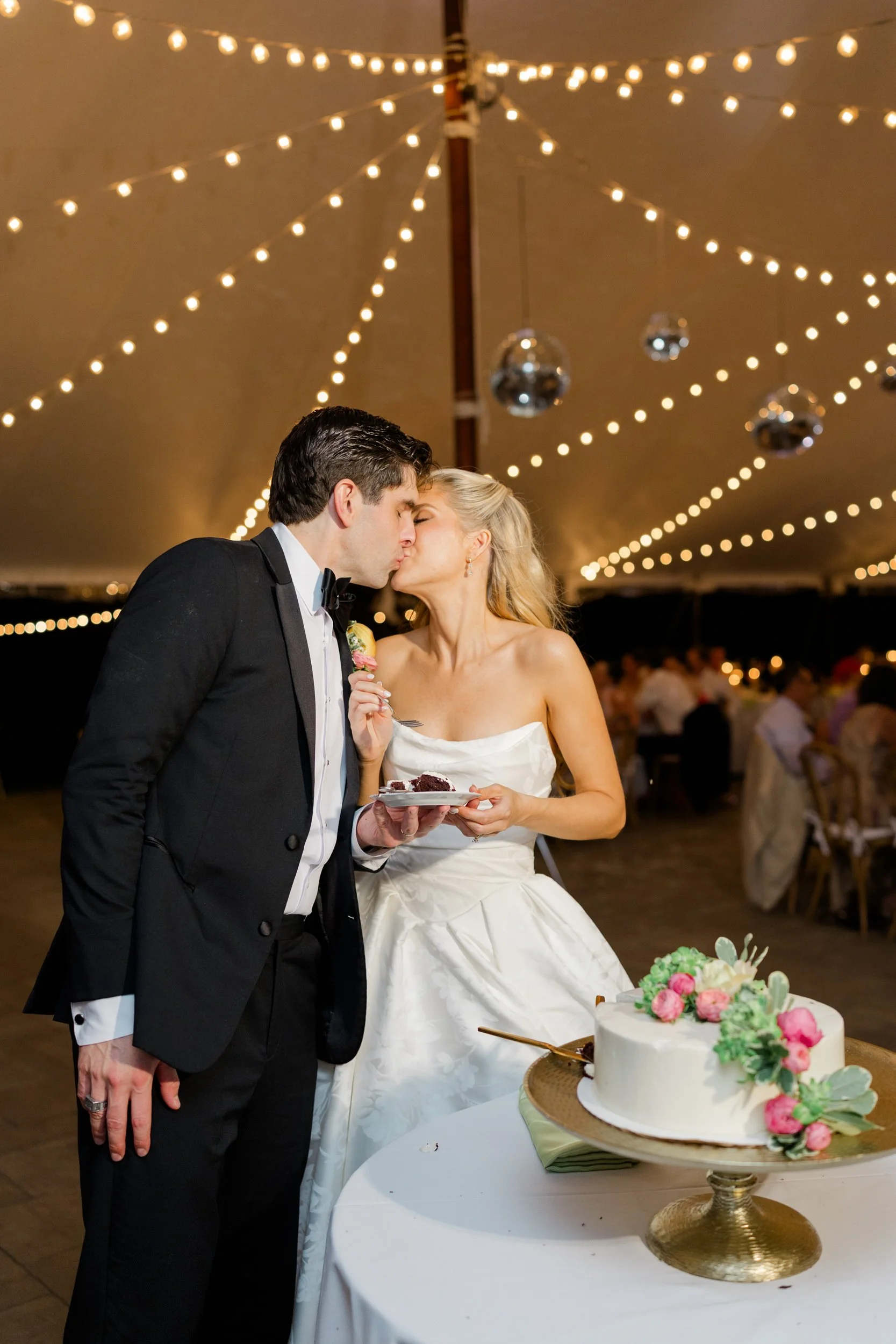 Moraine Farm Wedding cake