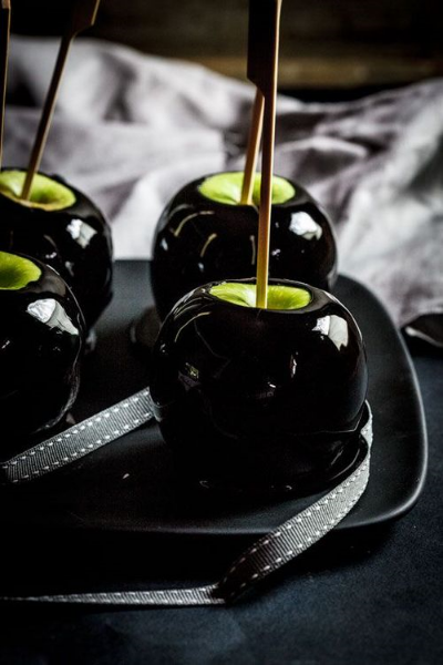 Poison Taffy Apples via Noir Blanc Design