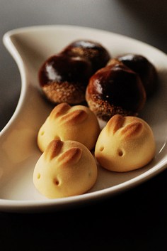 diy mini bunny shaped bread for easter breakfast easter bunny breakfast ideas homemade holiday food -t87349.jpg