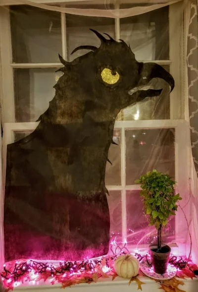 For something extra eye-catching, we used gold leaf for the eye.