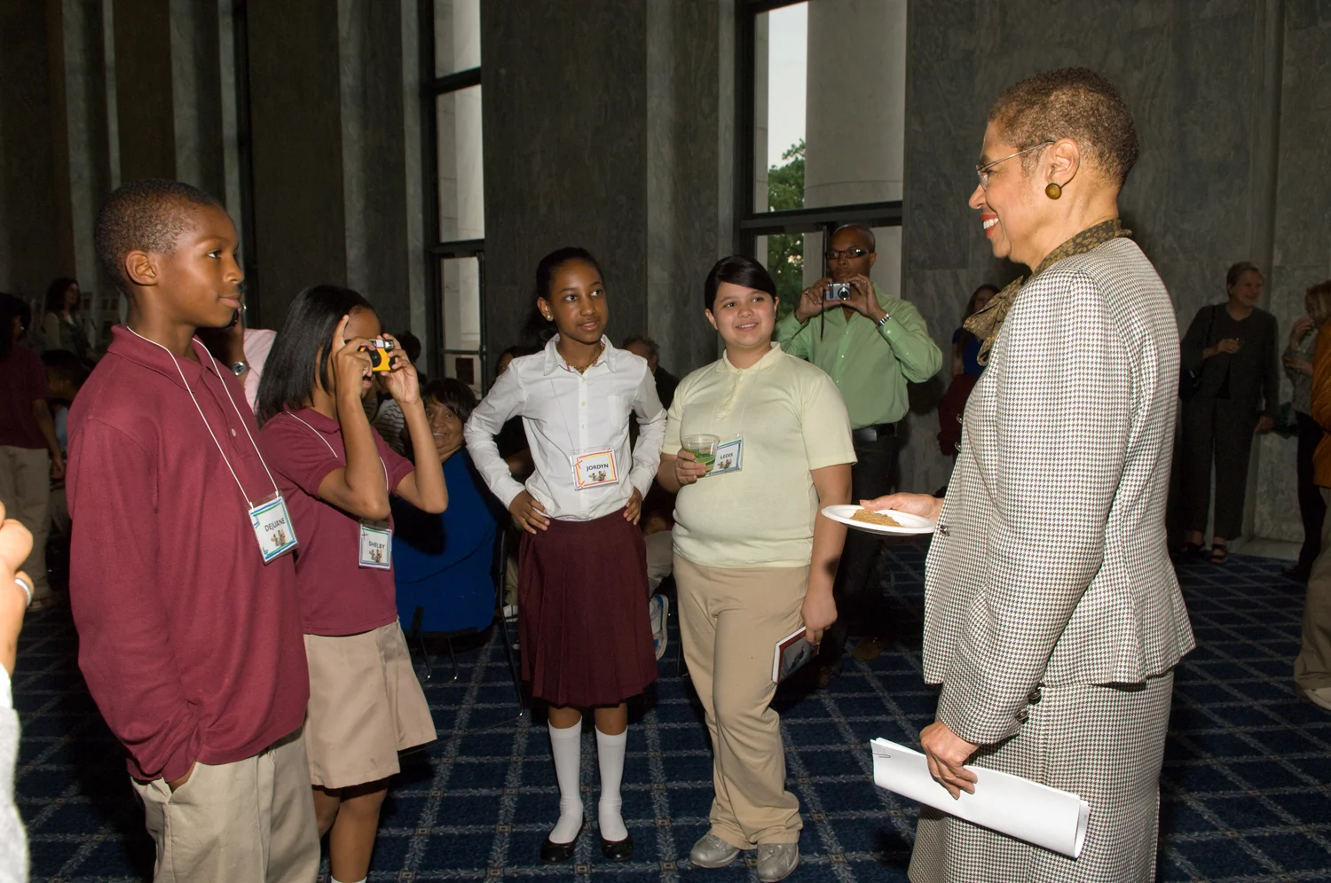 Congresswoman Eleanor Holmes Norton inspires student photographers. Photo: ©2009 Rebecca Hammel
