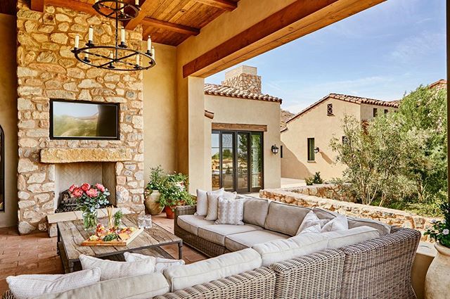 #architecturephotography #arizona #scottsdale #interiordesign #landscapedesign #patio #outdoorliving #phoenix