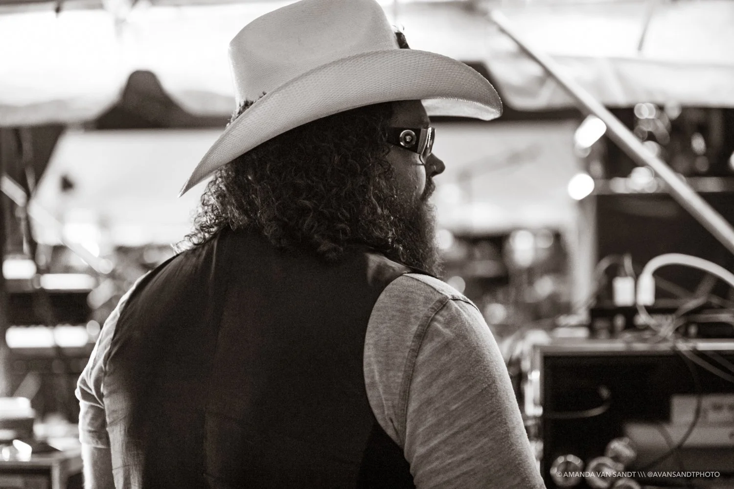 Hank 2022-0813-LastShow-Photo-00002.jpg