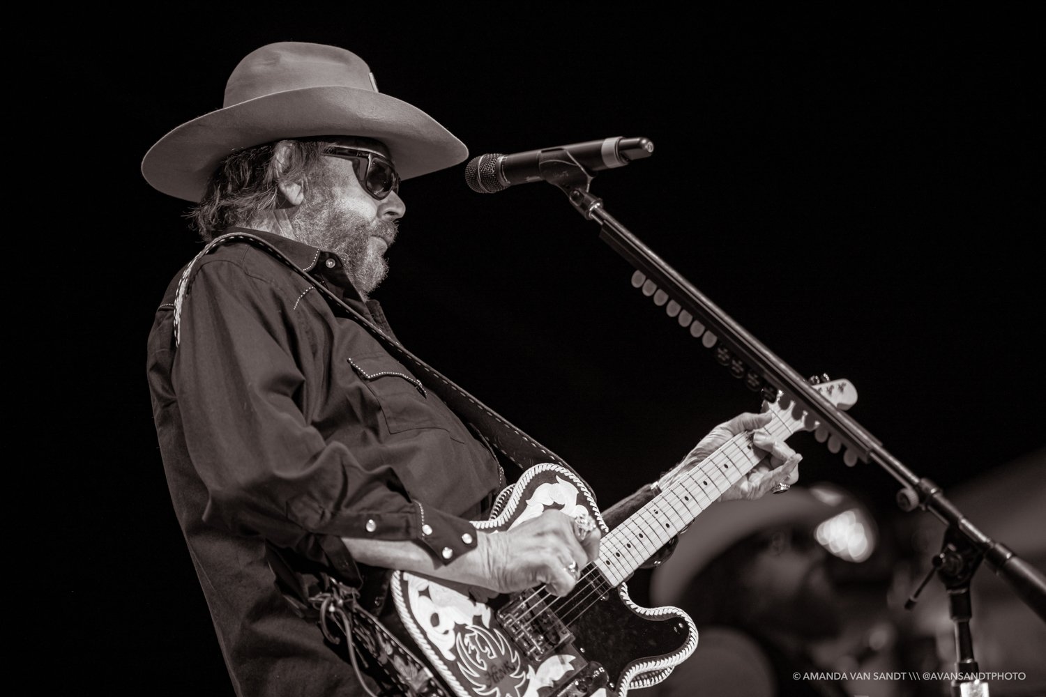 Hank 2022-0813-LastShow-Photo-00027.jpg