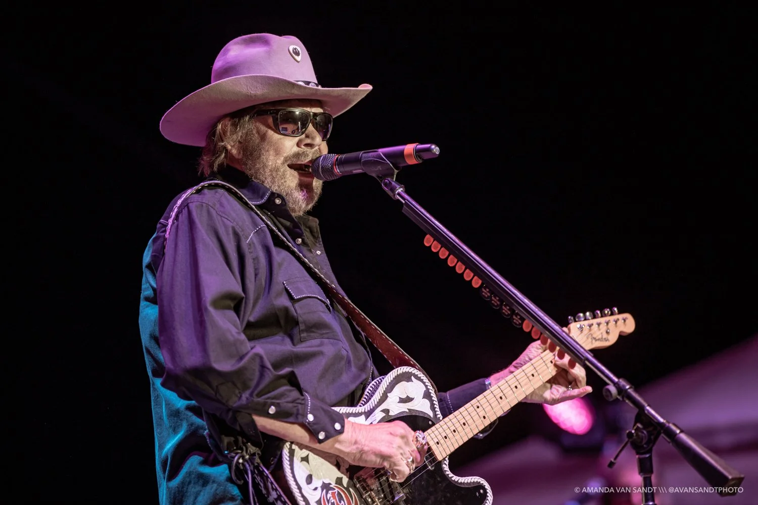 Hank 2022-0813-LastShow-Photo-00031.jpg