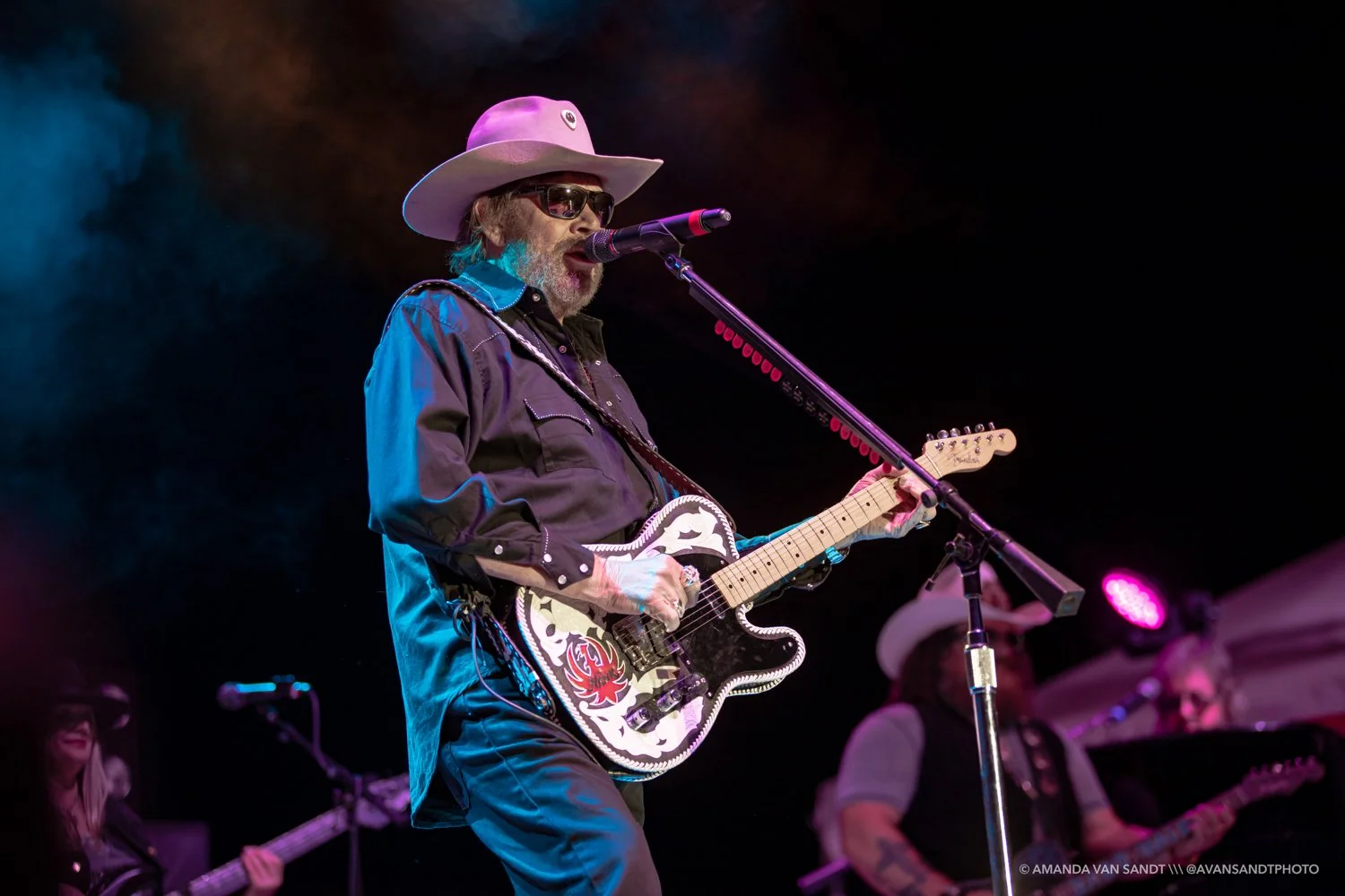 Hank 2022-0813-LastShow-Photo-00044.jpg