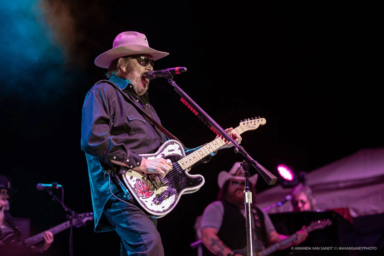 Hank 2022-0813-LastShow-Photo-00058.jpg