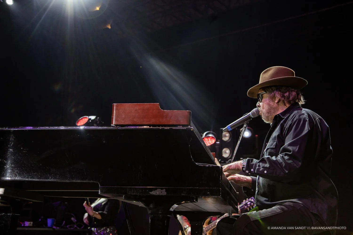 Hank 2022-0813-LastShow-Photo-00120.jpg