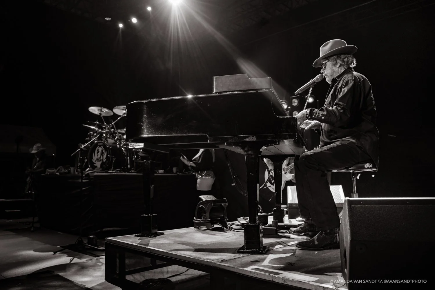 Hank 2022-0813-LastShow-Photo-00123.jpg