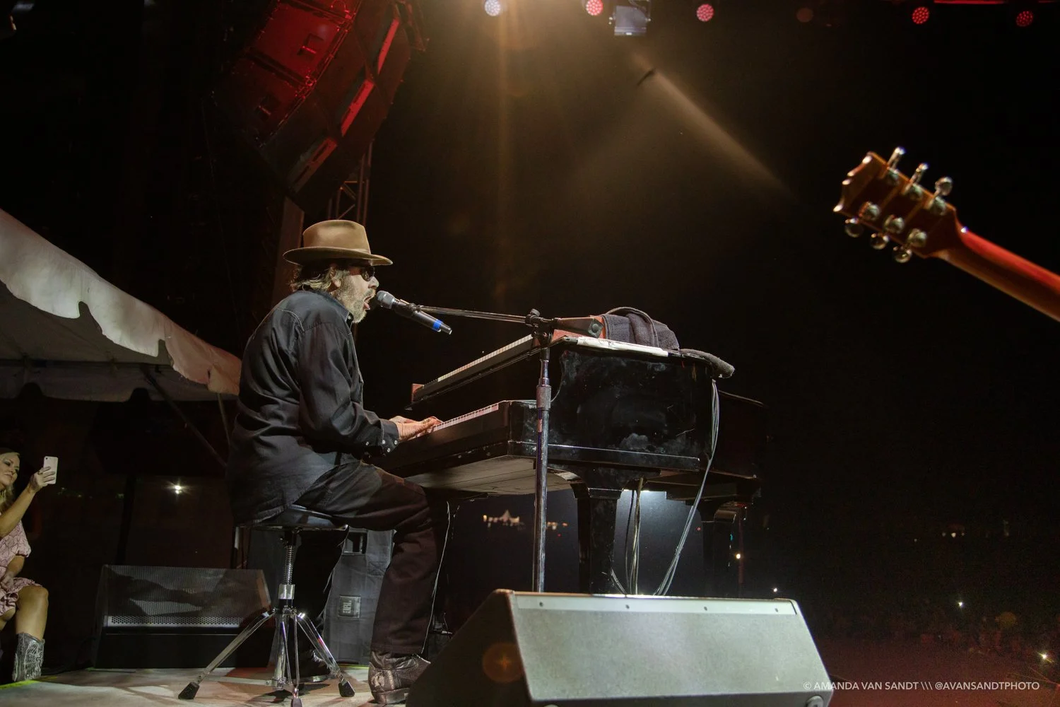 Hank 2022-0813-LastShow-Photo-00137.jpg