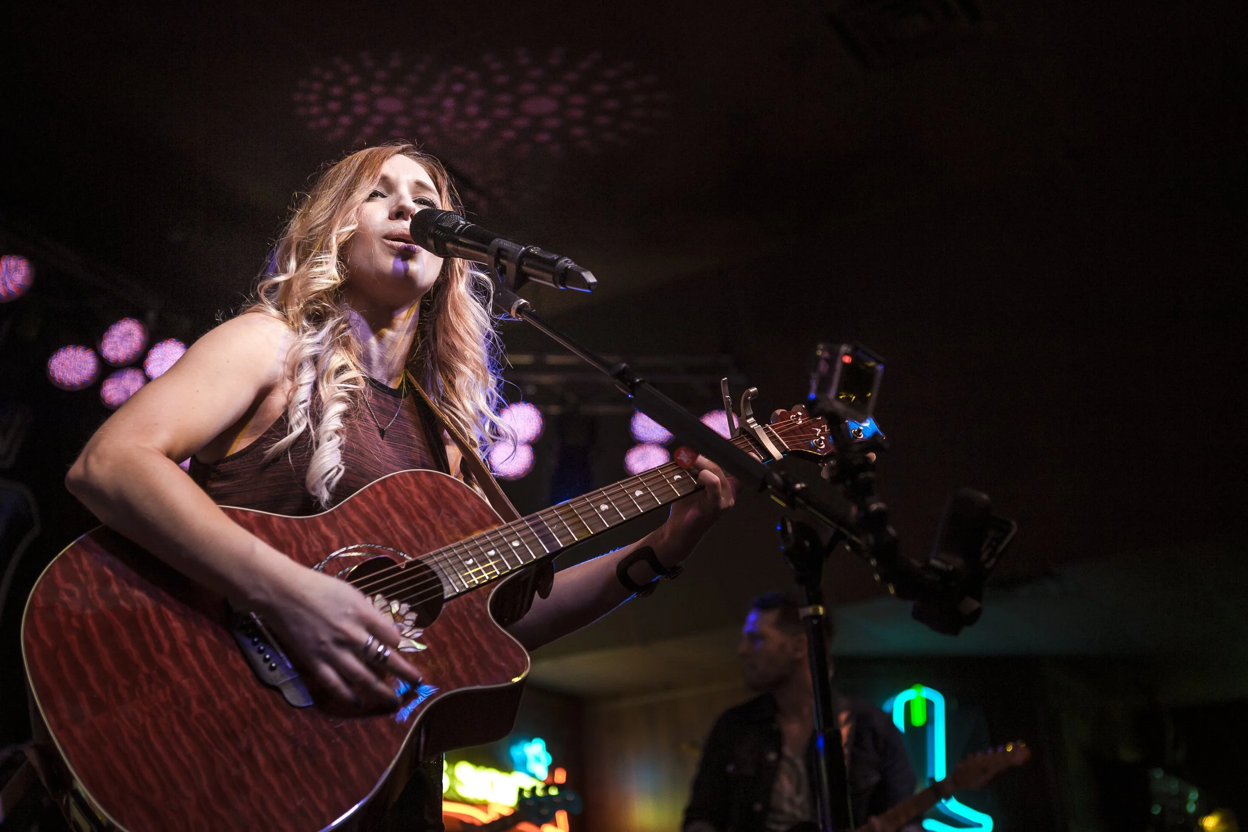 Olivia_Lane-112115-CharlotteNC-Live-24.jpg