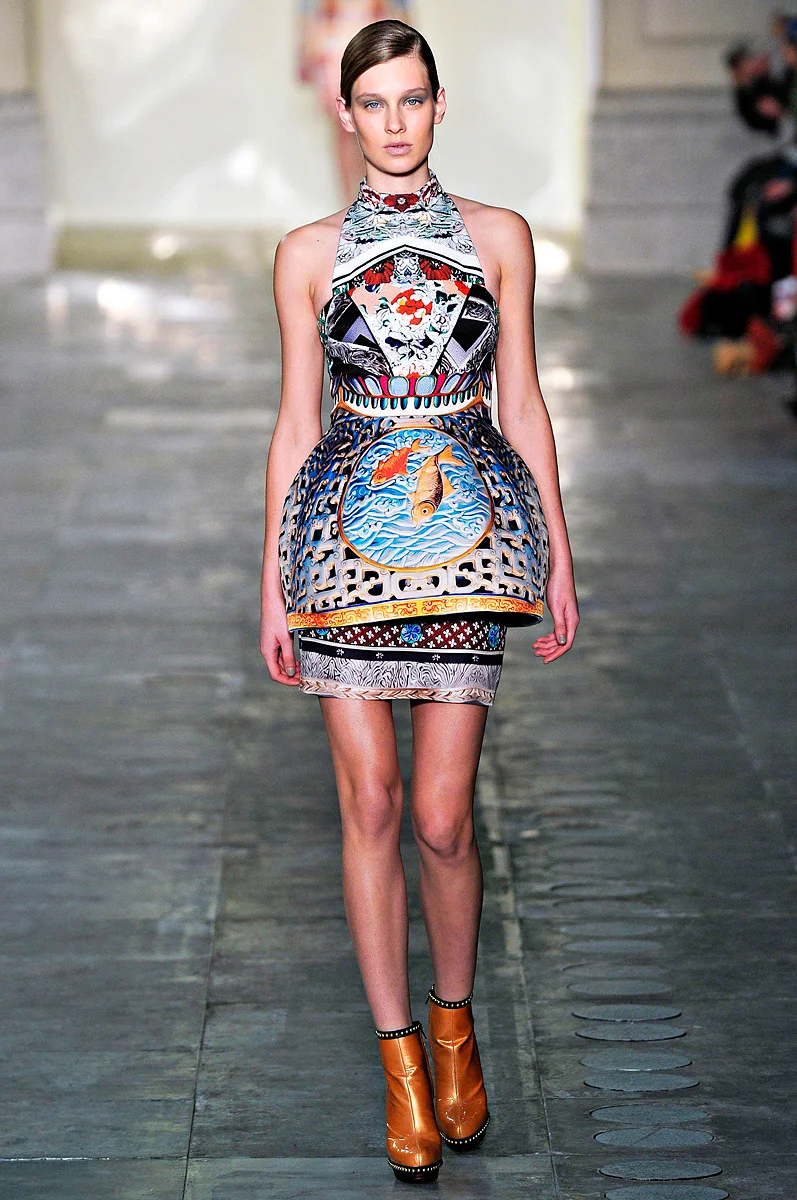 mary-katrantzou-rtw-fw2011-runway-006_101917330092.jpg