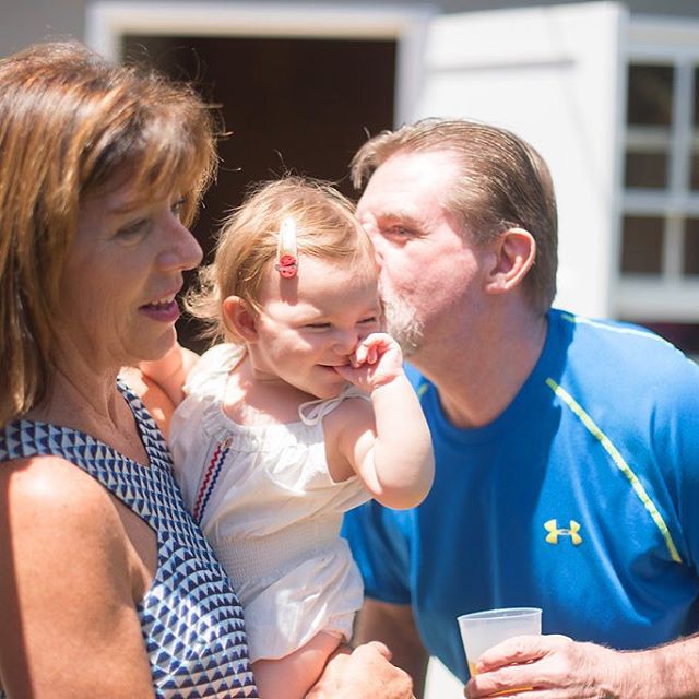 Grammie &amp; Poppi celebrating June on her first birthday! 🎈🎈📸 @lakidsphotography #junemarine #firstbirthday #familia #bixbybunglow