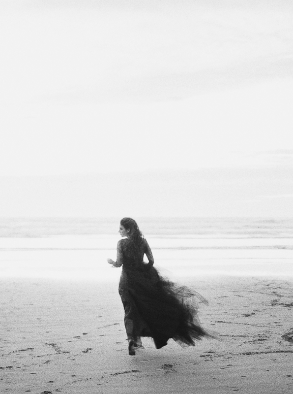 Bride near the wreck of the Peter Iredale