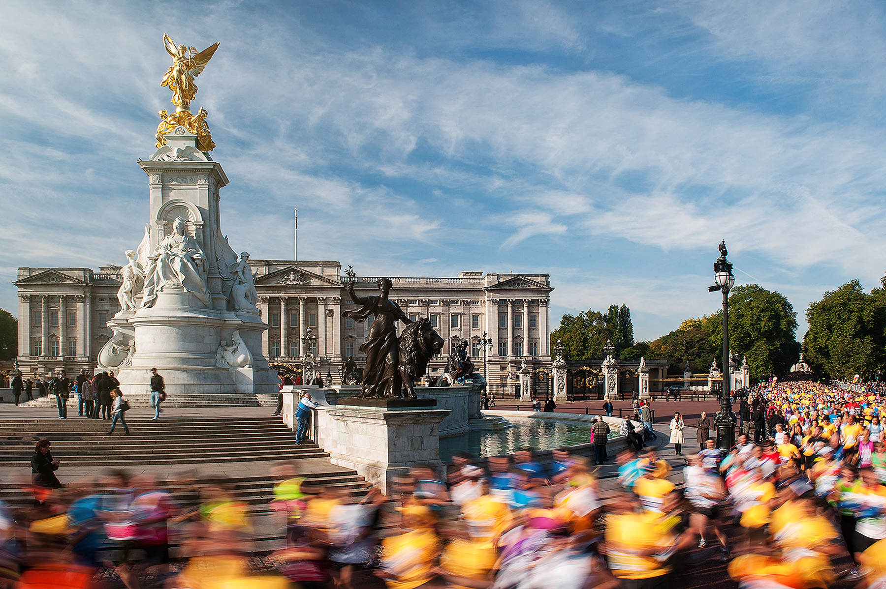 Royal Parks half marathon_buckingham palace_.jpg