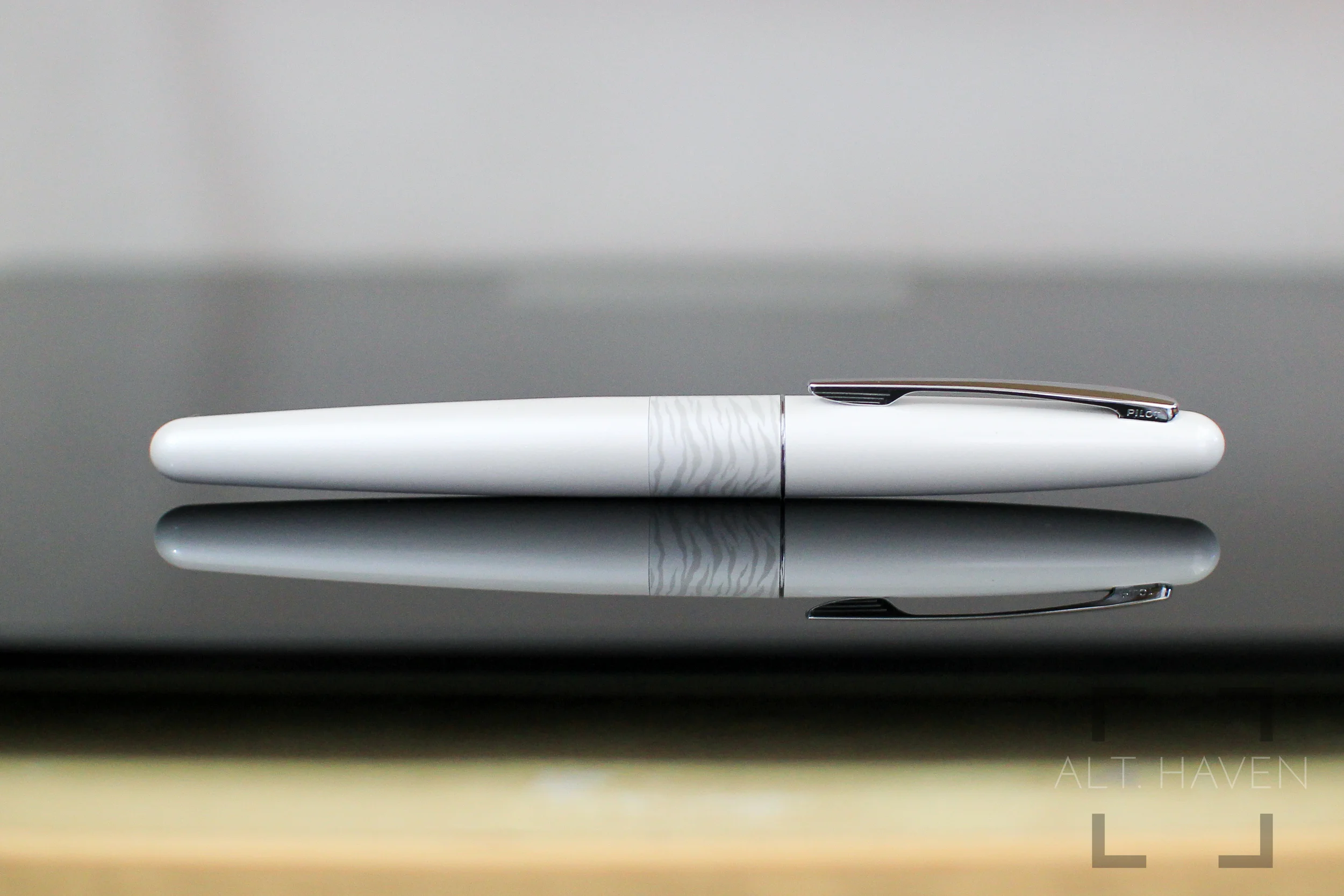 Pilot Metropolitan - White Tiger version