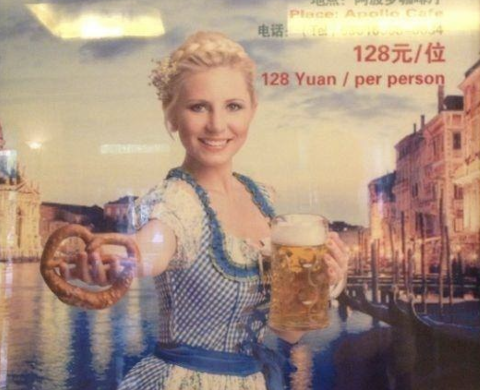 Dirndl und Maßkrug: Typisch Italien