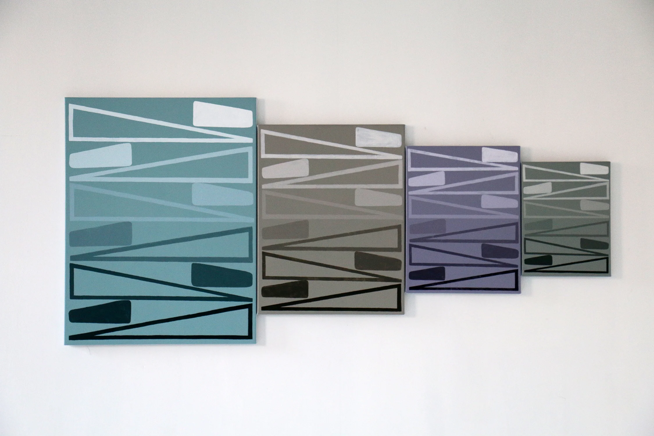 #006(S,M,L,XL) 2014 Acrylic on canvas 53 x 151 cm (21 x 59.5 inches)