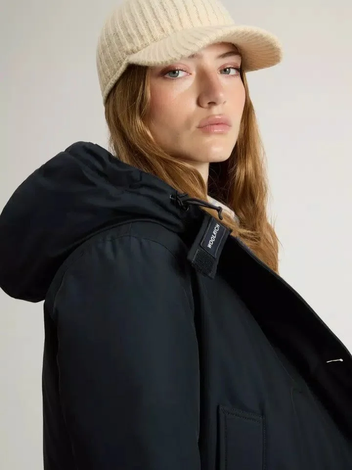 ❄️ SALDI su WOOLRICH ❄️

Se stavi pensando a un Woolrich, questo &egrave; davvero il momento giusto.
In saldo trovi anche l&rsquo;iconico Arctic Parka, insieme a una selezione uomo e donna pensata per affrontare l&rsquo;inverno come si deve.

&Egrave